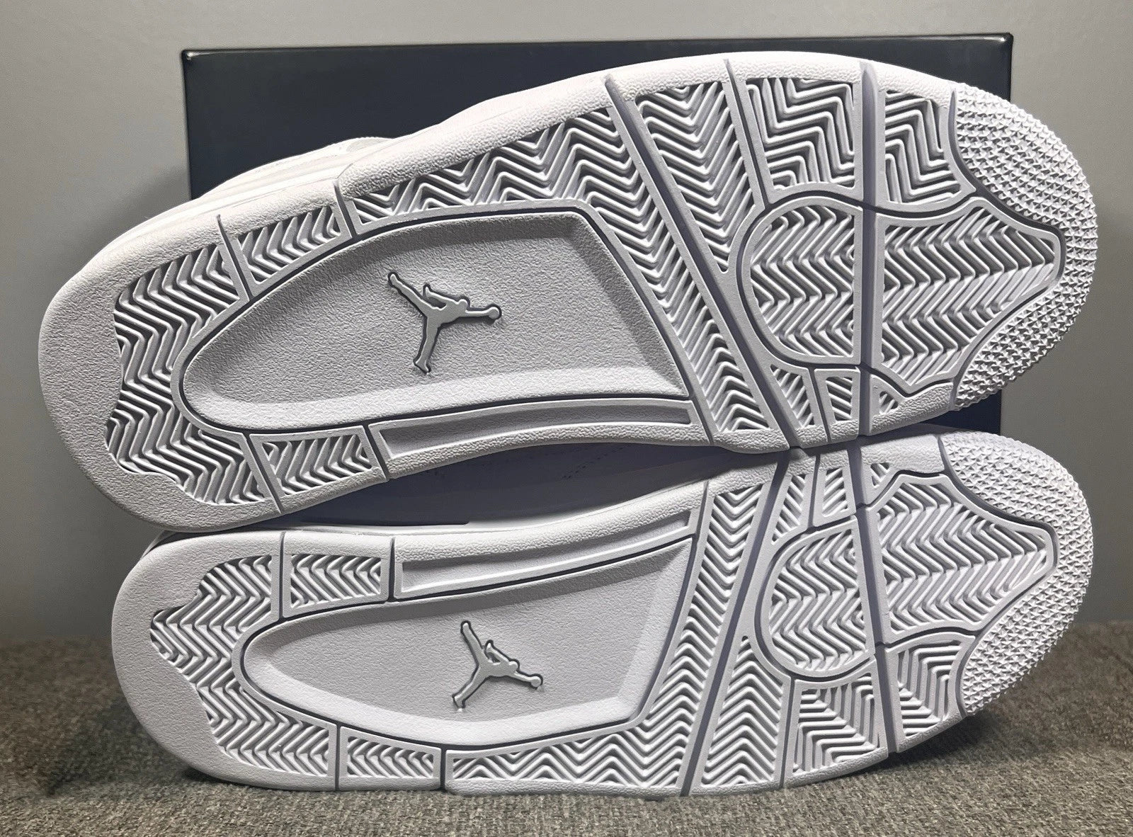 Air Jordan 4 Pure Money